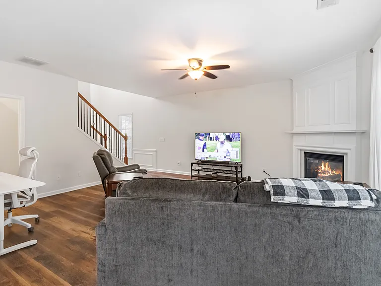 105 Finchley Dr — Photo 23