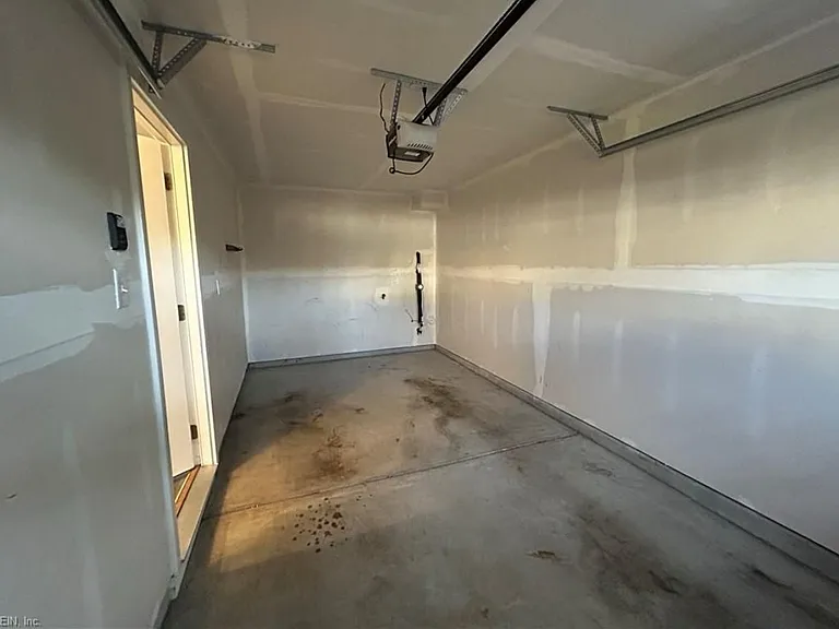 537 Westport St — Photo 13