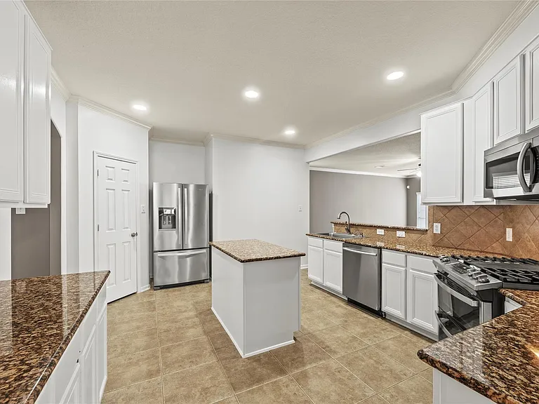15403 Redbud Dale Ct — Photo 7