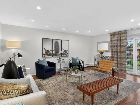 1 Toms Point Lane #2A, Port Washington, NY 11050