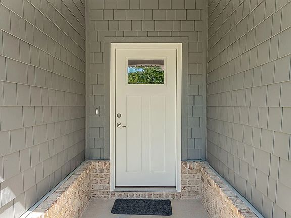 2nd image of 6043 Sand Hill Rd