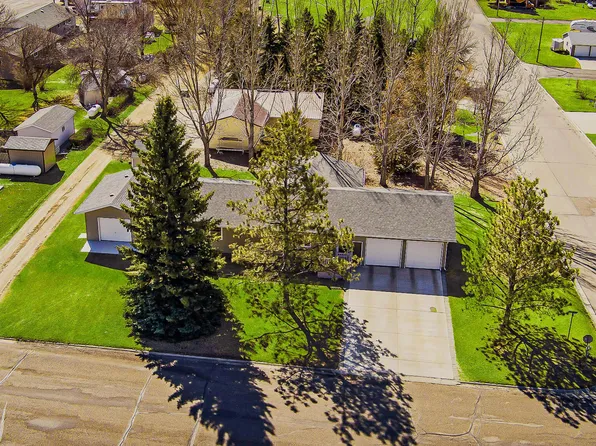 501 Main St E, Center, ND 58530