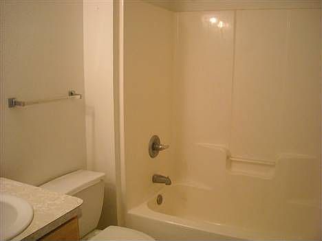 4th image of 17A Rosecroft Ln