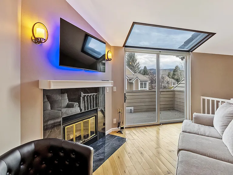 470 Homestead Dr — Photo 4