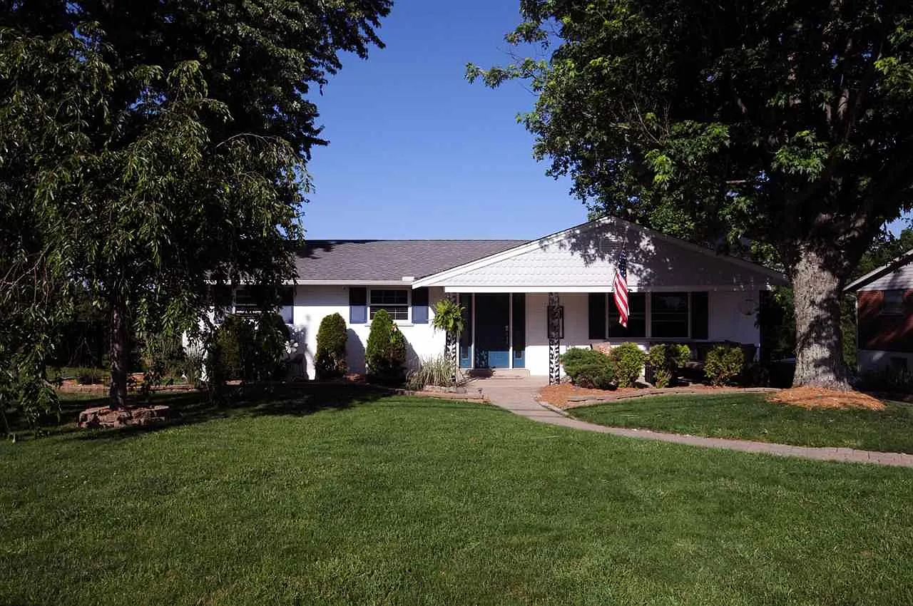 3732 Lisa Ln photo 1