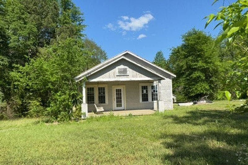 1st image of 2918 Old Marion Rd