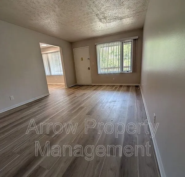 1004 18th St #203 — Photo 3