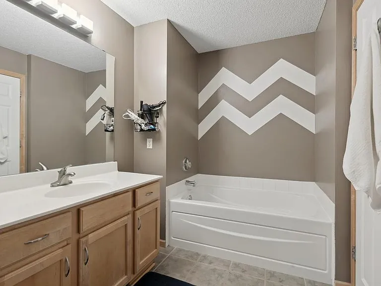 17610 Hackberry Ct — Photo 28
