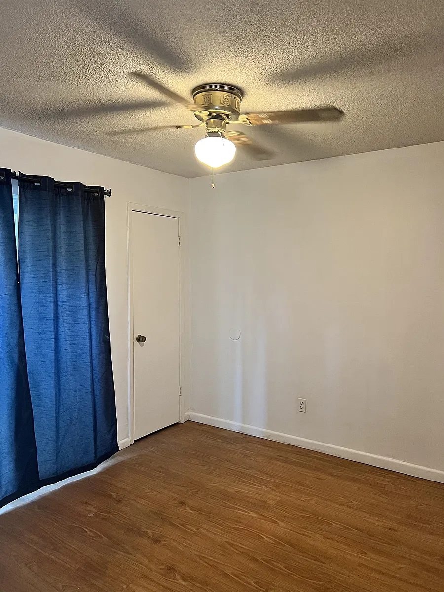 Photo 2 of 7 - 6338 W Fairfield Dr #B - Pensacola, FL Building Photo - 6338 W Fairfield Dr #B