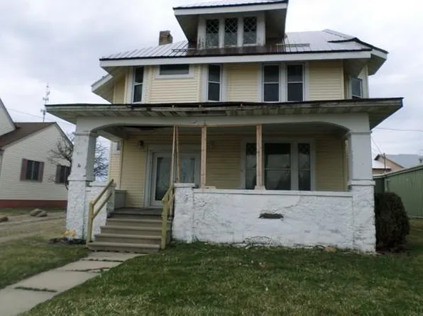 125 W Mission St, Strawberry Point, IA 52076