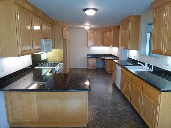 3rd image of 326 Banner Ave