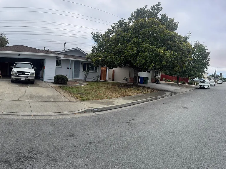 4946 Everglades Park Dr — Photo 1
