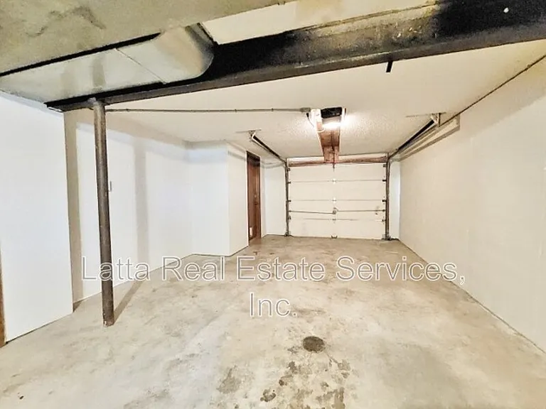 410 NW 3rd St — Photo 12