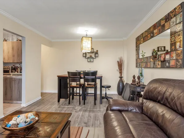 150-10 71st Avenue 6H image 3 of 13