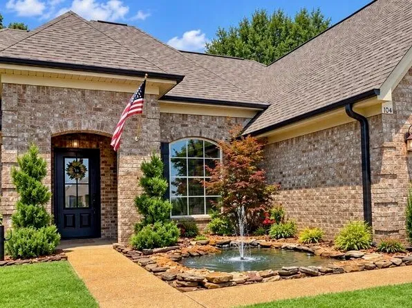 104 Creekside Dr, Senatobia, MS 38668