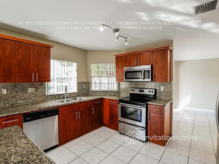 15813 SW 79th St — Photo 10