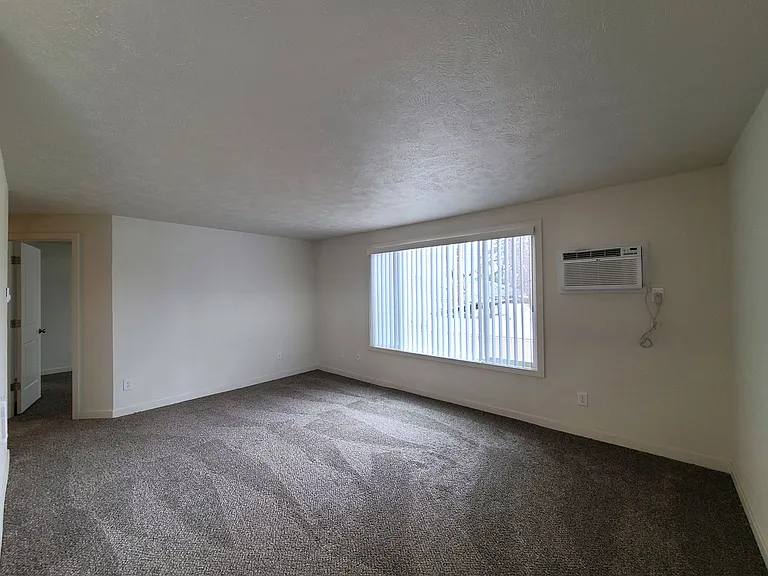 827 E Ermina Ave — Photo 9