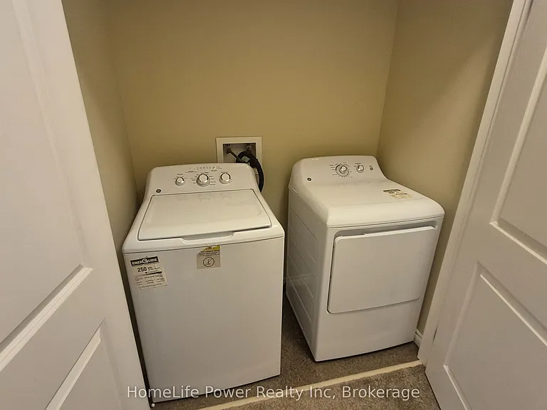 225 Riddell St #22 — Photo 16