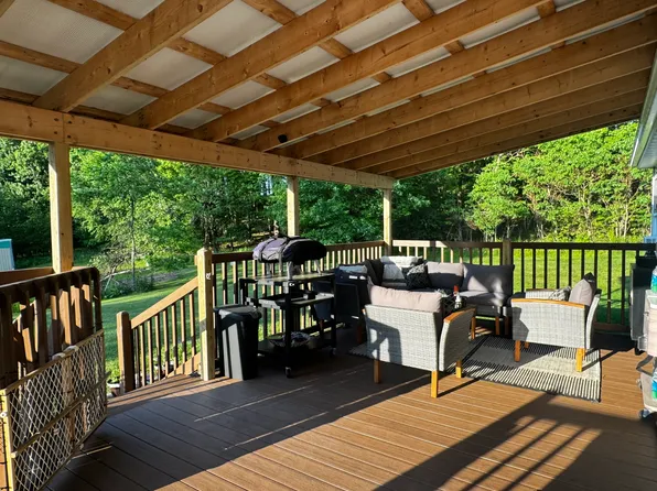 1335 Mercer Rd, Franklin, PA 16323