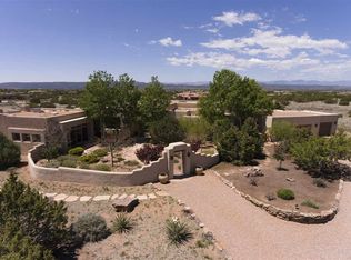 17 Green Meadow Loop, Santa Fe, NM 87506