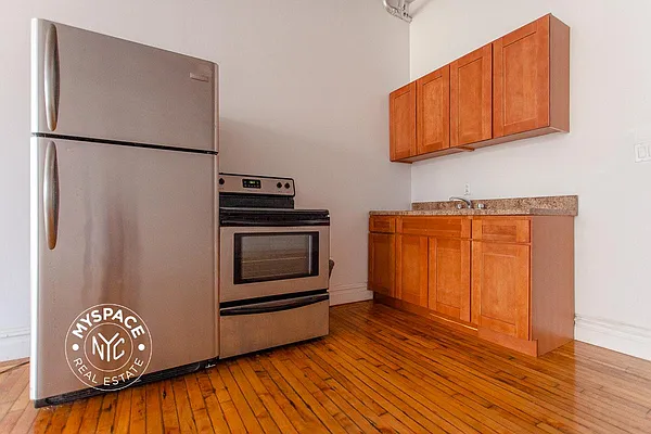 Rented by MySpaceNYC | media 4