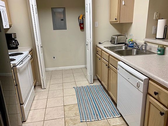 3rd image of 5080 Gautier Vancleave Rd APT B1