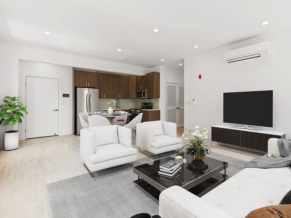 1st image of 385 Kear St #2B