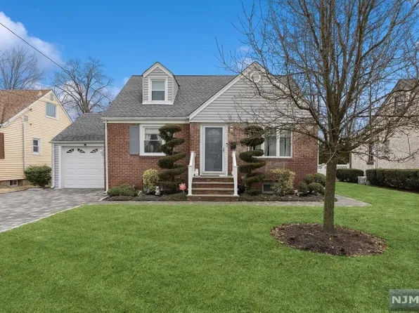 349 William St, New Milford, NJ 07646