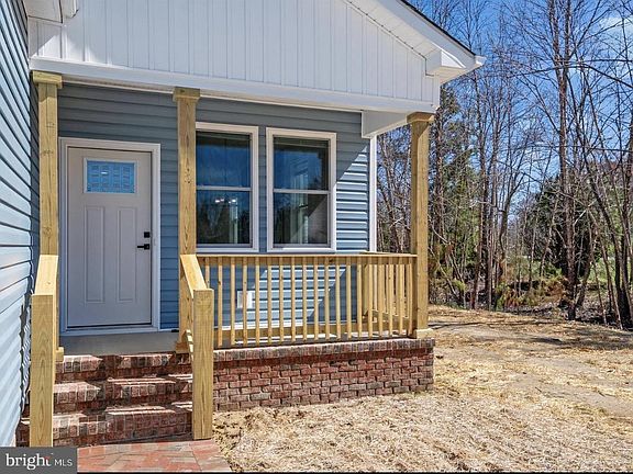 2nd image of 5 Sunrise Ave