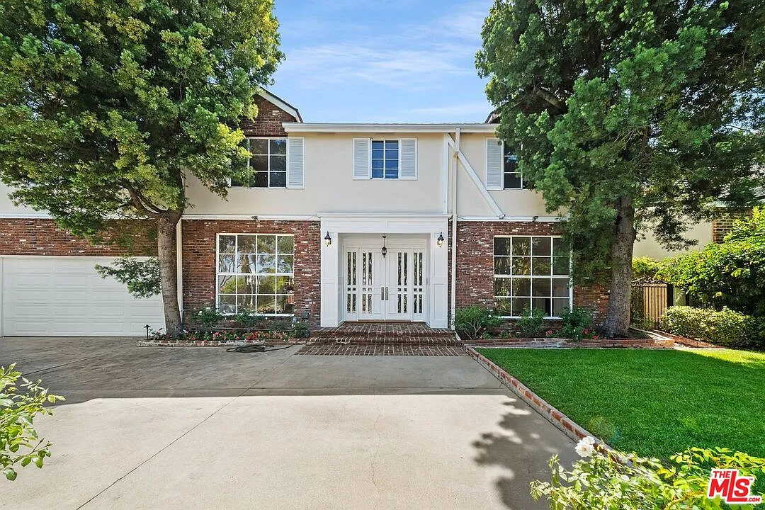 7 bed, 6.0 bath, 5158 sqft, $30,000 — Photo 2