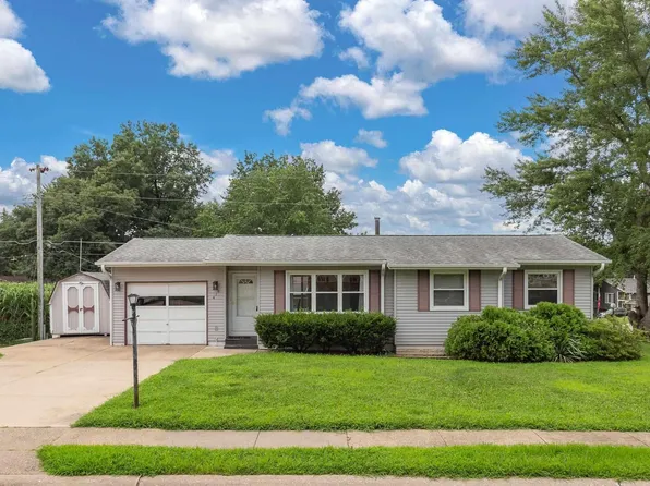 419 W 51st St, Davenport, IA 52806
