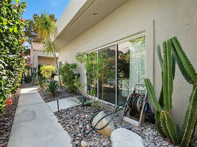 51 Pebble Beach Dr — Photo 8