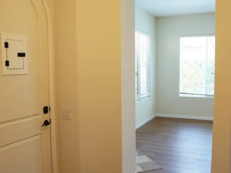 1816 Pintura Cir W — Photo 8