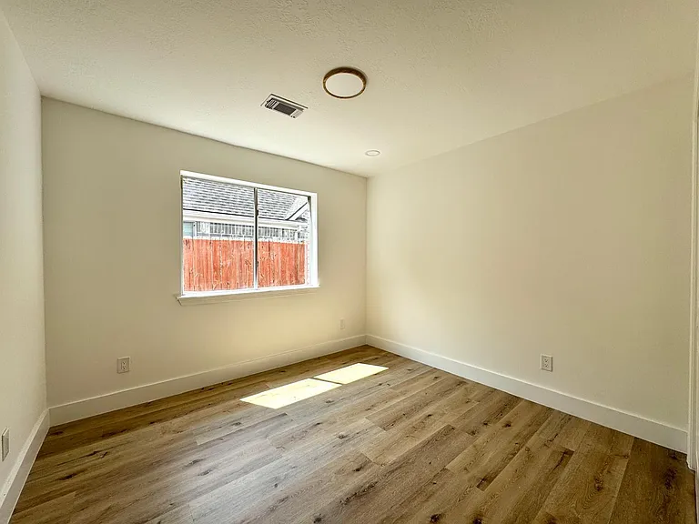 6427 Liberty Valley Dr — Photo 14