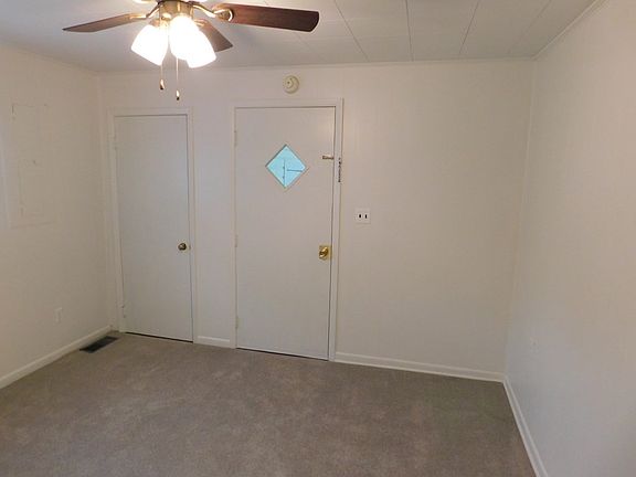 4th image of 124 Parker Dr NE