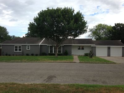 1812 Encino Ave, Alice, TX, 78332