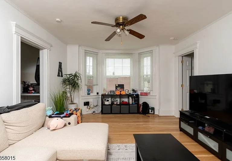 389 Bloomfield Ave #7 — Photo 3