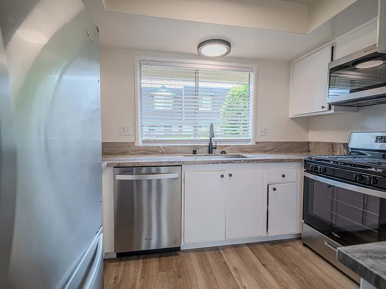 20368 Flora Ln — Photo 14