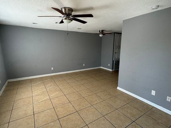 2810 Daniel Dr