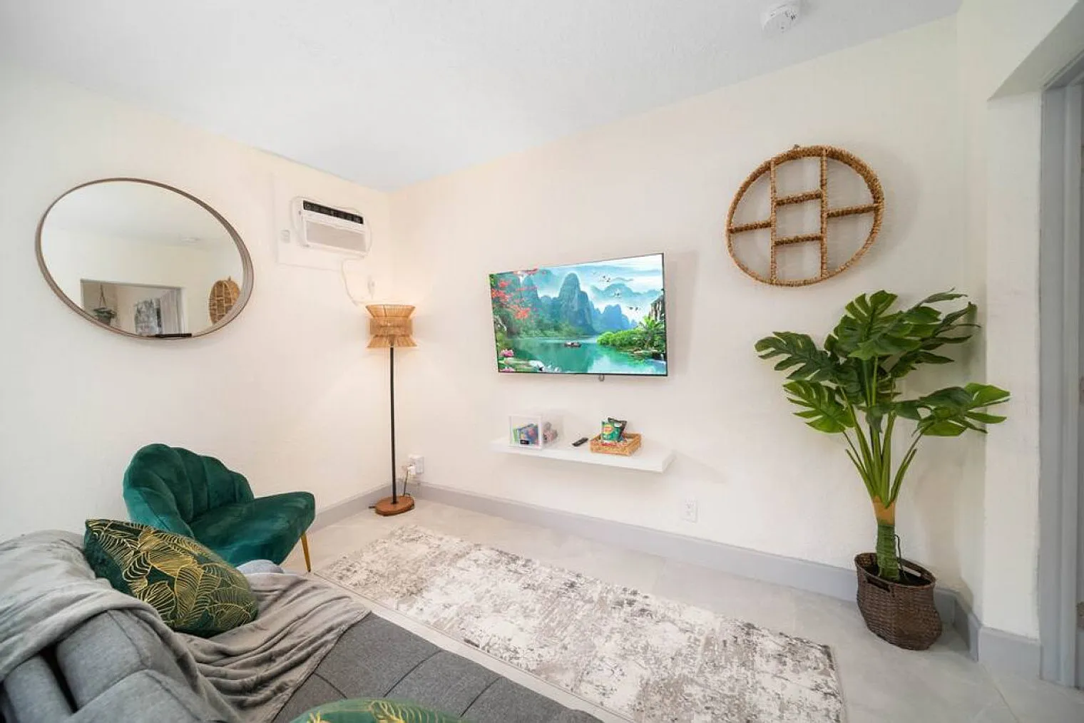 1 bed, 1.0 bath, 1194 sqft, $3,831 — Photo 3