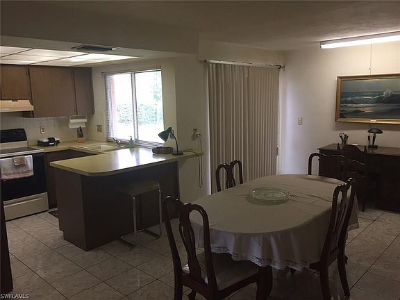5th image of 800 W Alverdez Ave