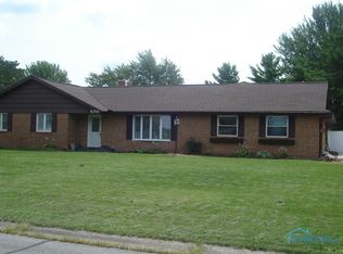 570 Buckeye Ln, Napoleon, OH 43545