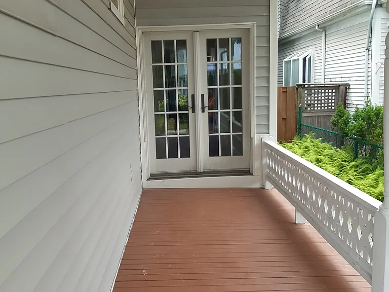 Side porch