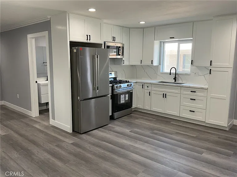 1011 N Jackson St — Photo 3
