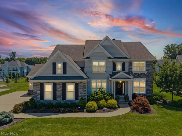 577 Turnberry Ct, Avon Lake, OH 44012
