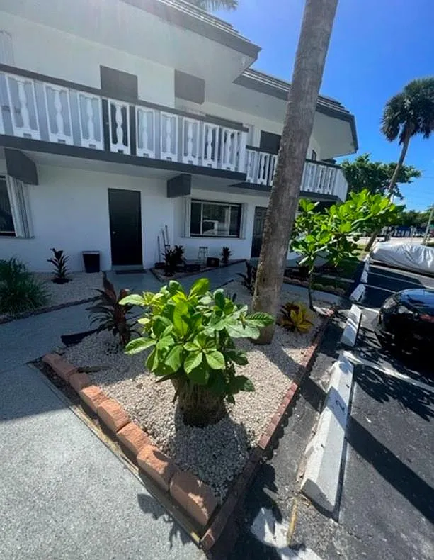 2 bed, 5732 sqft, $1,850 — Photo 1