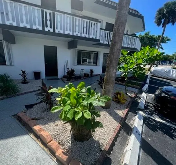 2401 NW 9th Ave — Photo 1