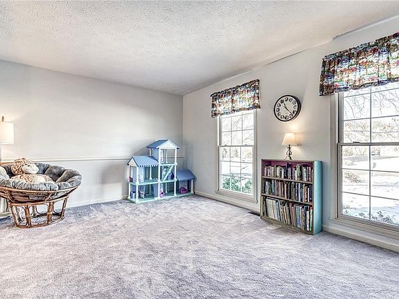 2nd image of 1438 Sunrise Dr