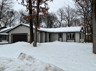 322 Sherwood Ct, Circle Pines, MN 55014