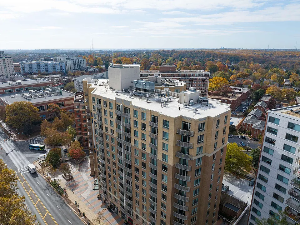 Building Photo 3